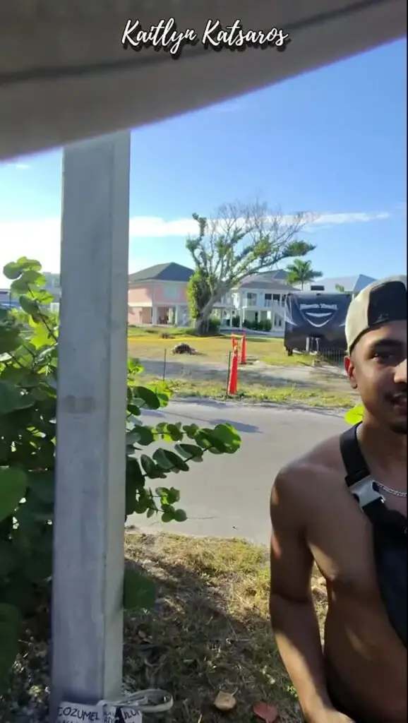 Public Pissing with Ashley Adams! Accidentally pooped :(
